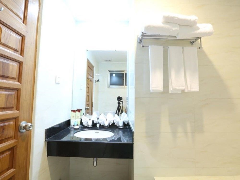 Hotel Royal King Rangun Zewnętrze zdjęcie
